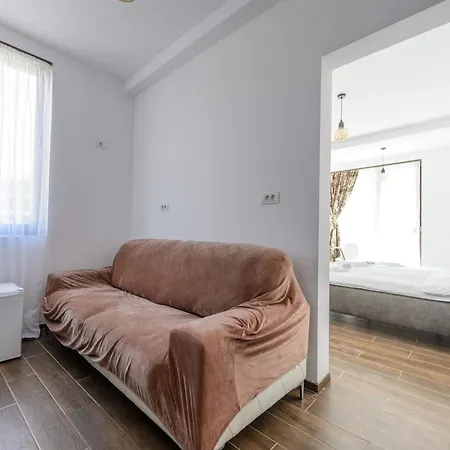 Vila Lily Pensión Năvodari